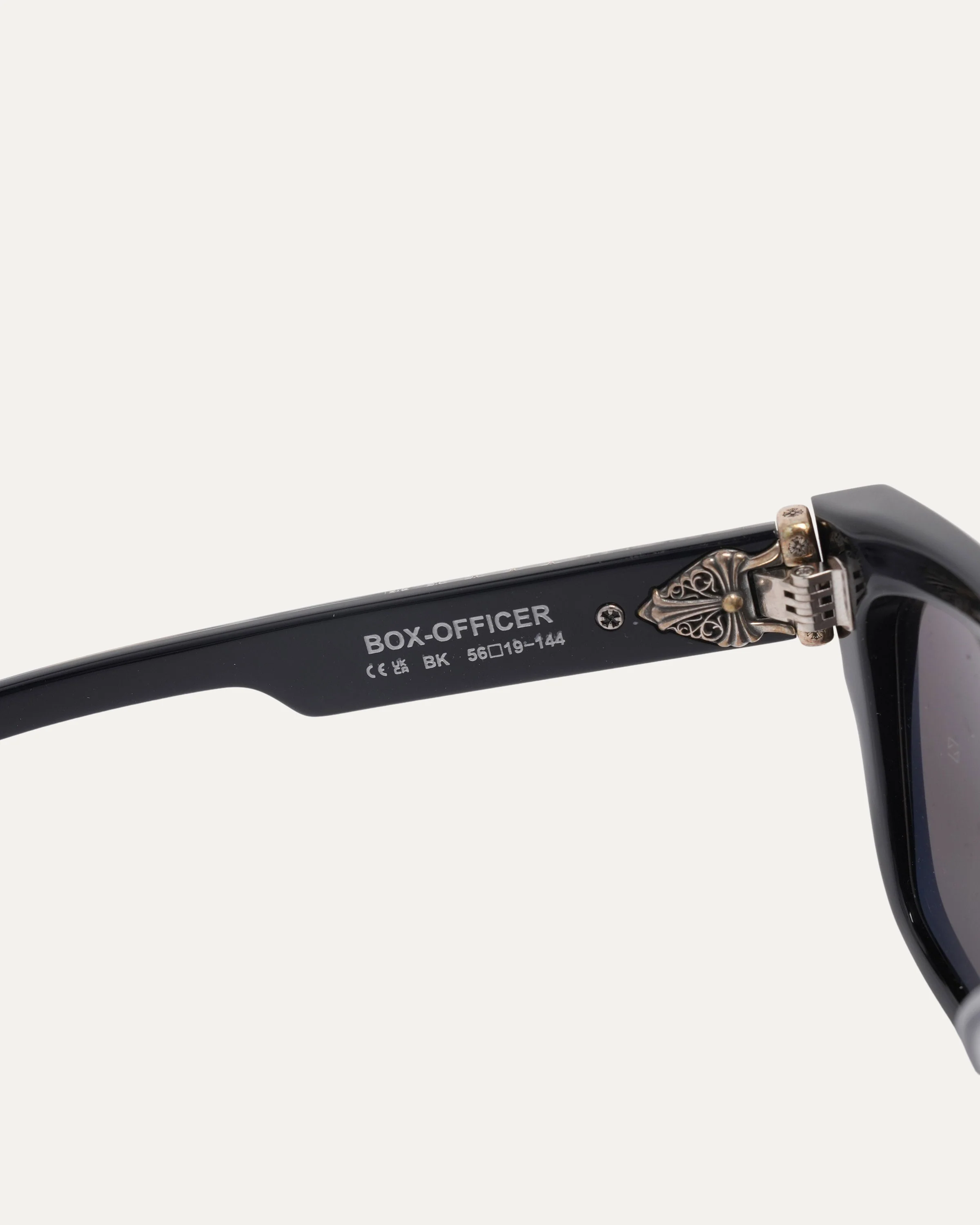 Diamond Box Officer Sunglasses - Image 4