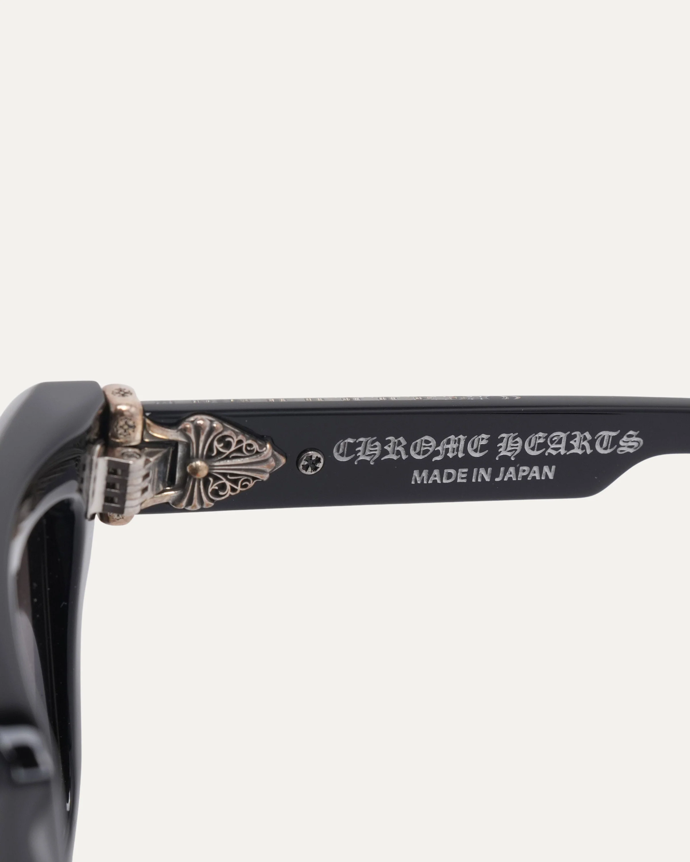 Diamond Box Officer Sunglasses - Image 5