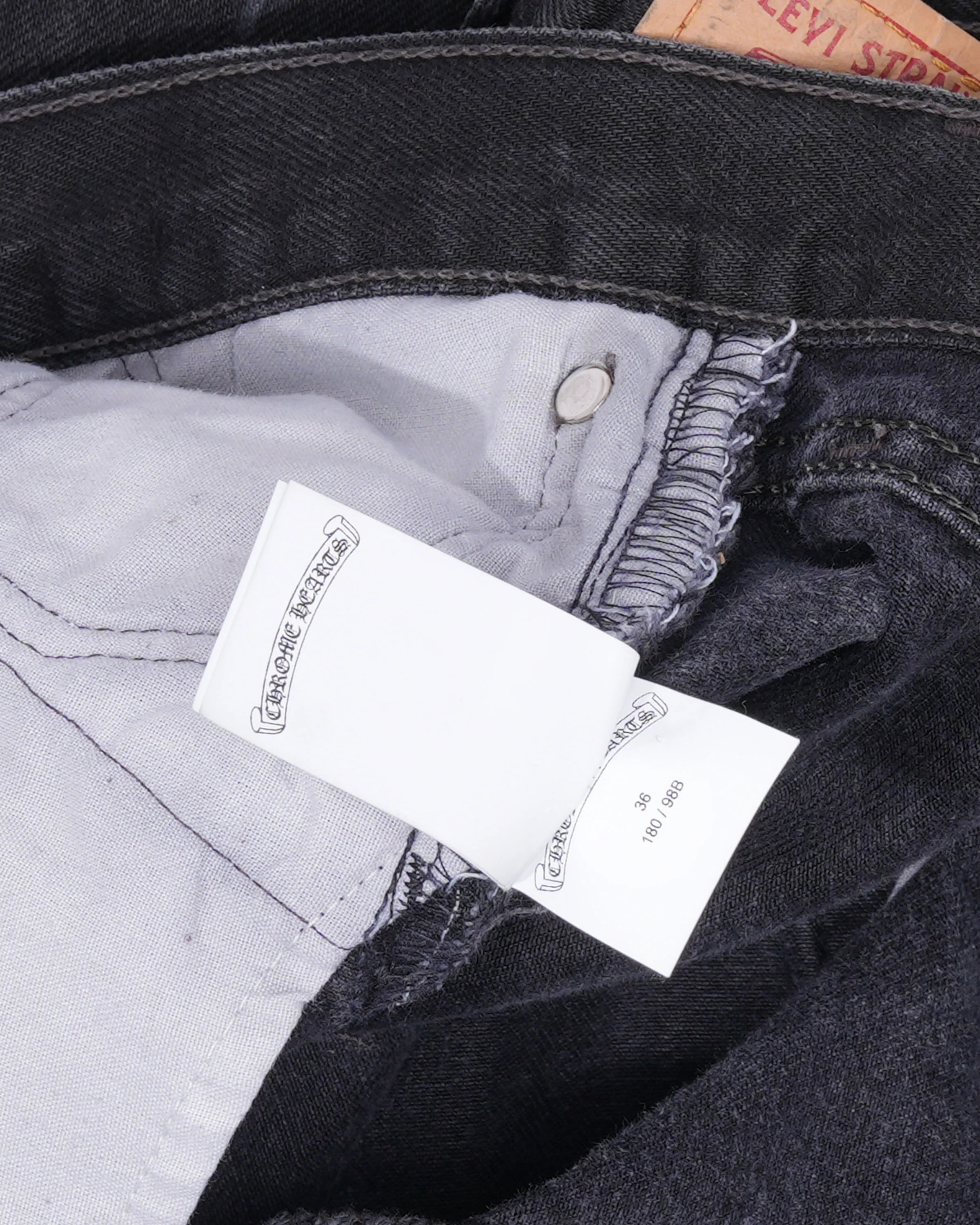 Online Exclusive Levi's Cross Patch Stencil Jeans - Image 5