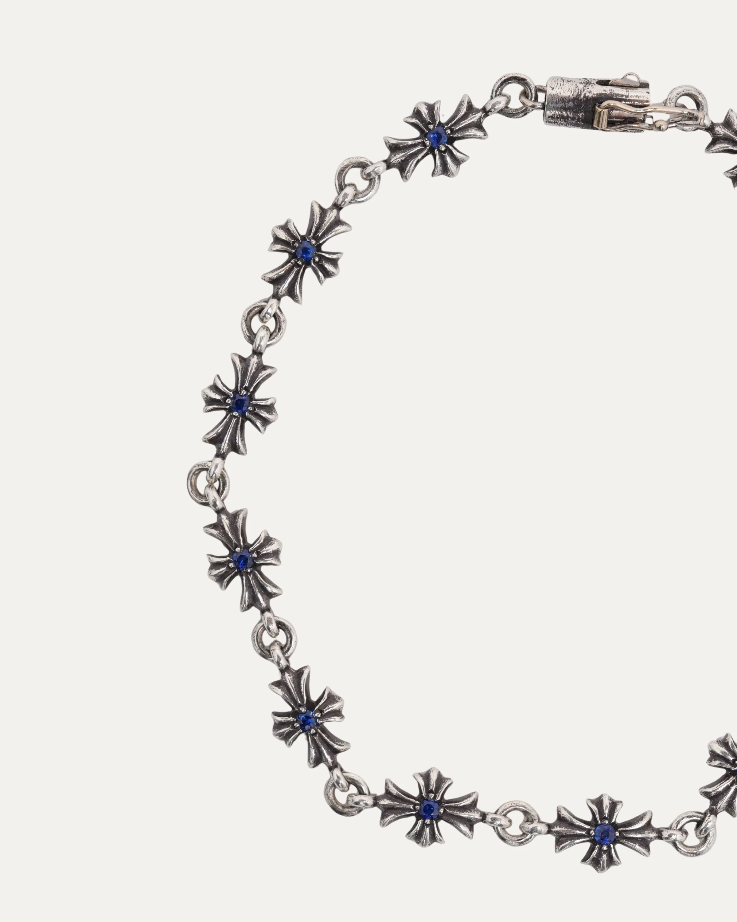 Sapphire Tiny E Bracelet - Image 2