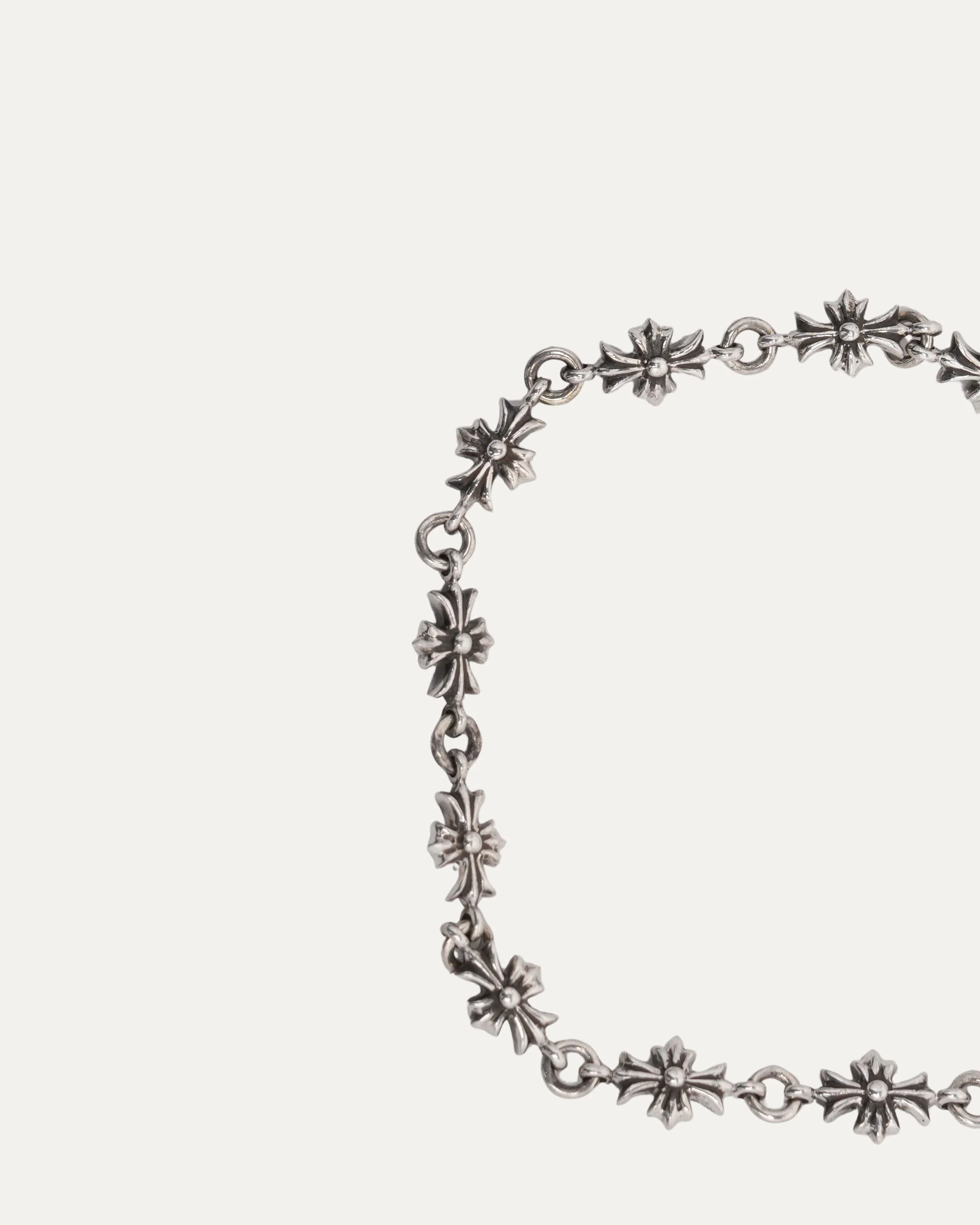 Tiny E Bracelet - Image 2