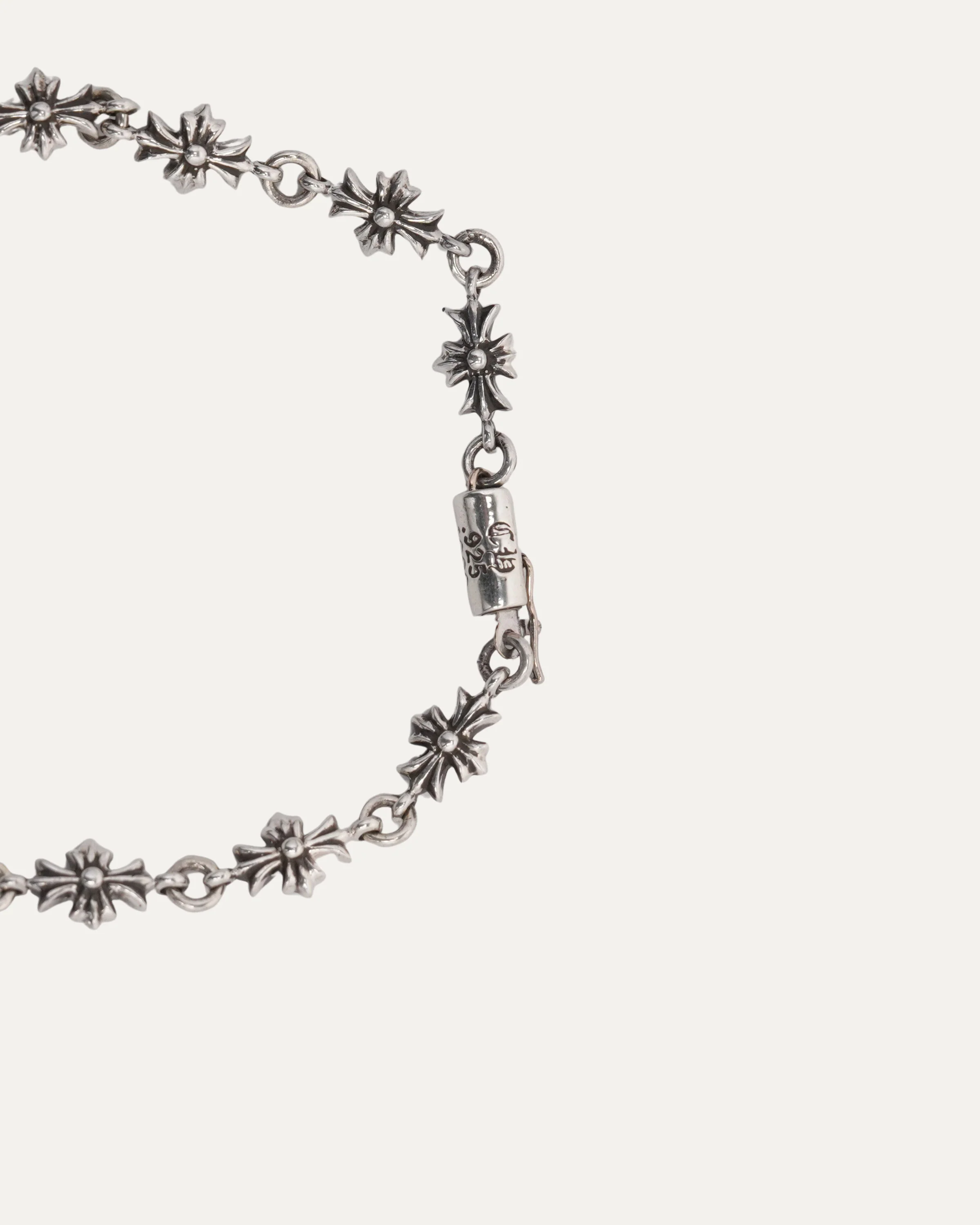 Tiny E Bracelet - Image 3