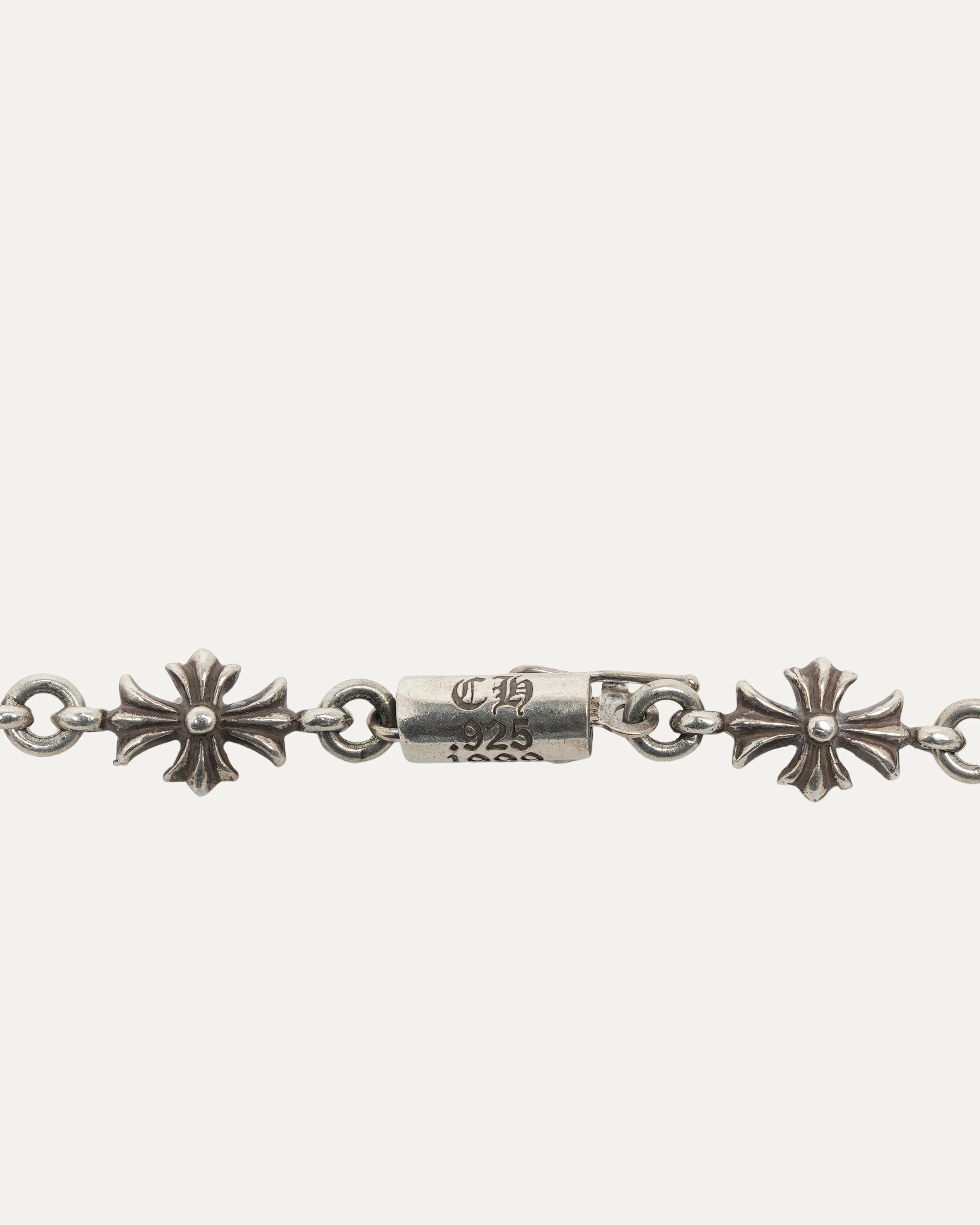 Tiny E Chain Necklace - Image 3