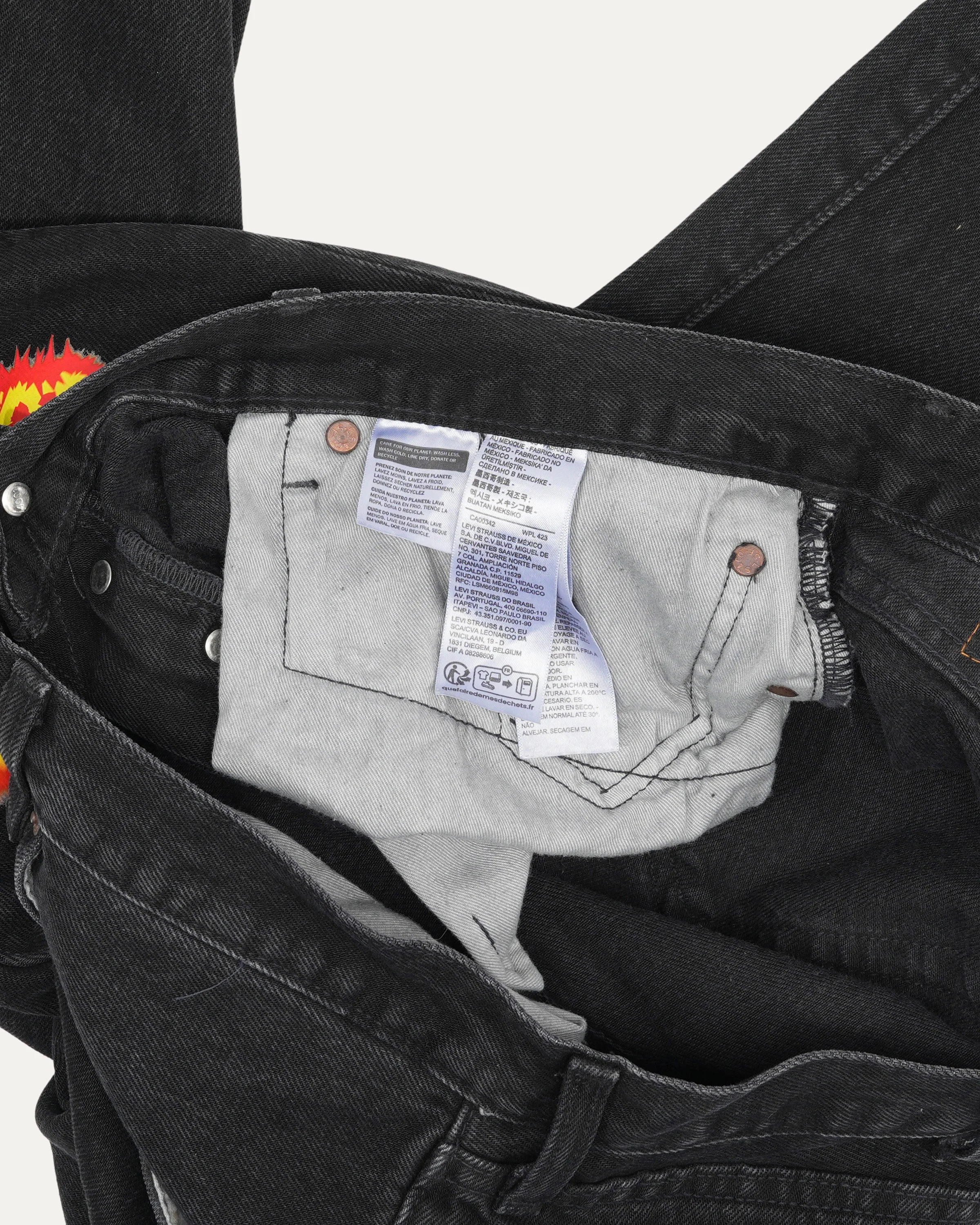 Offset Levi's Wreath Jeans - Image 3