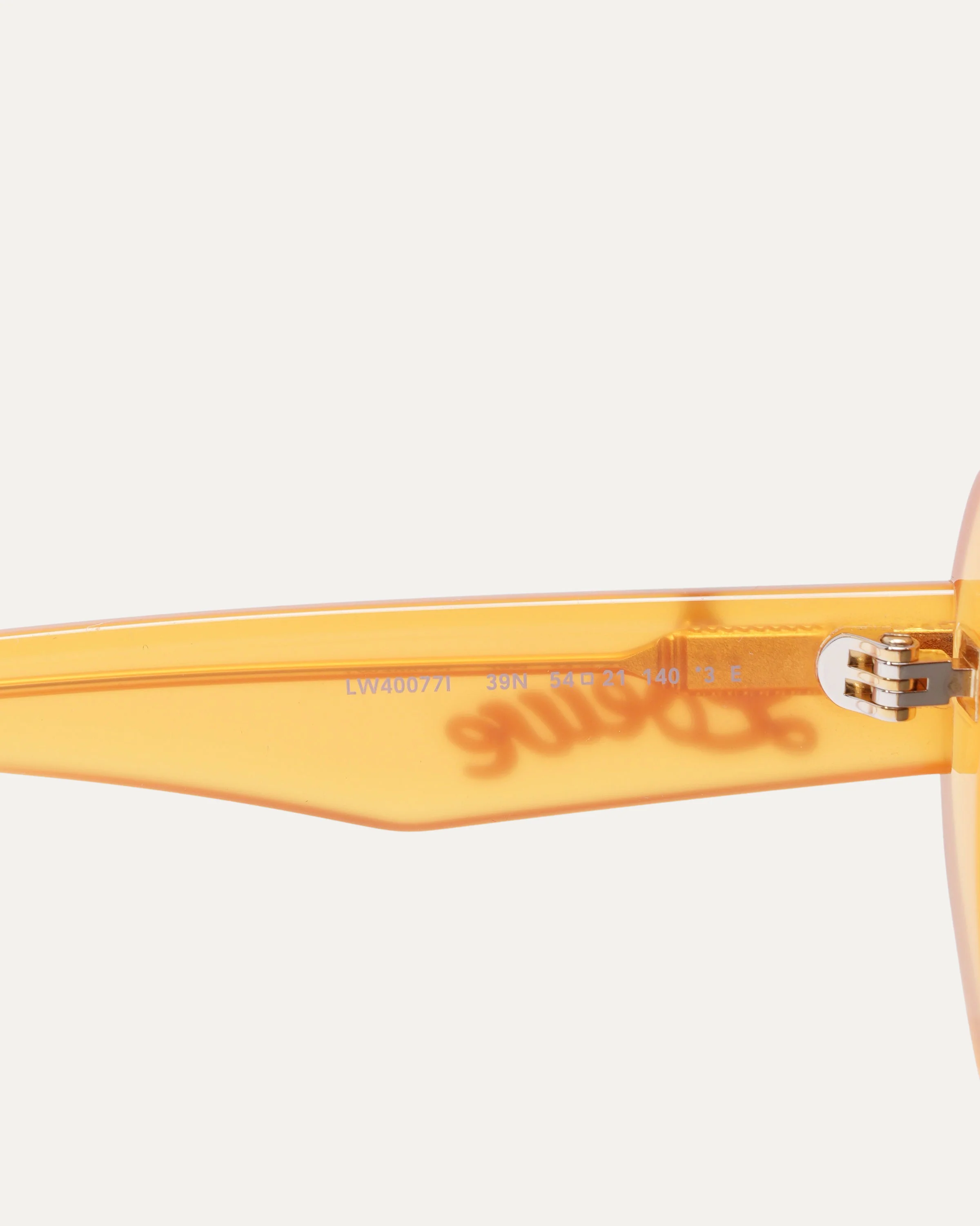 LW40077I Sunglasses - Image 4