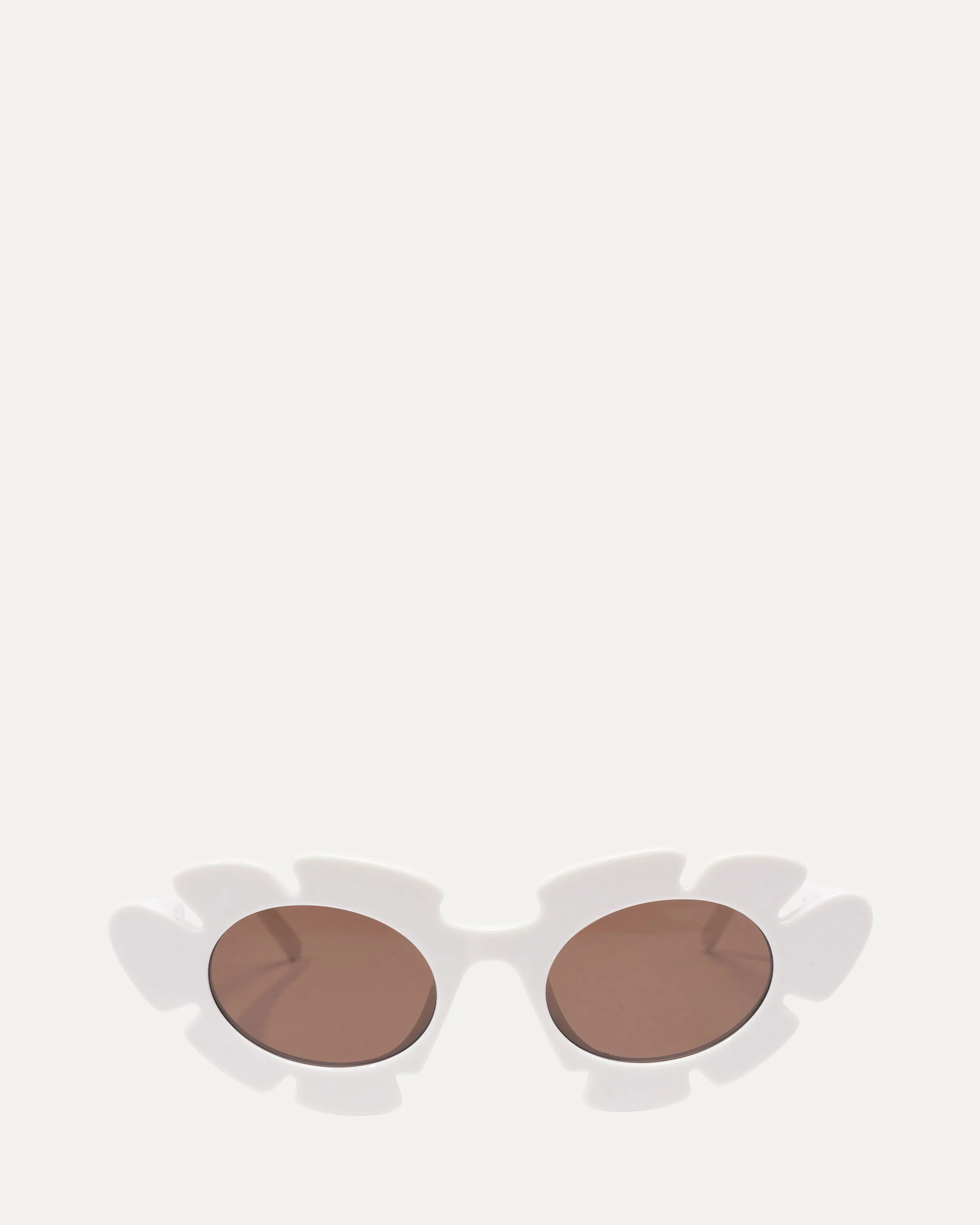 LW40088U Sunglasses - Image 2