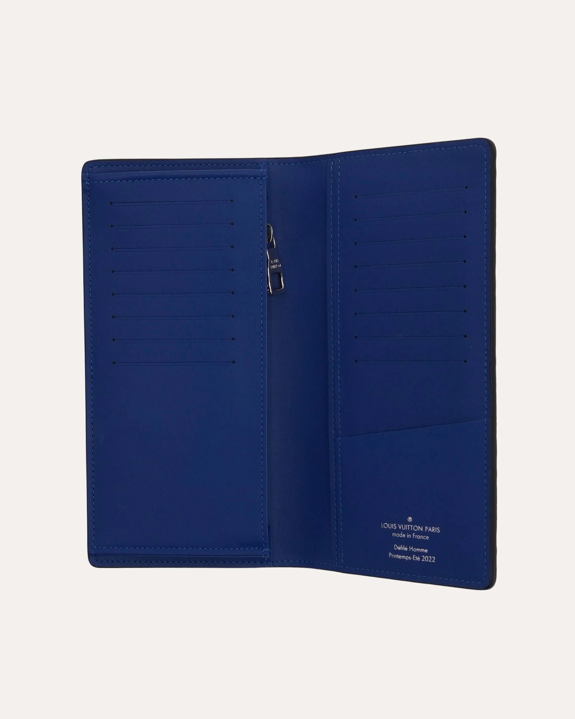 Gradient Embossed Monogram Brazza Wallet - Image 3
