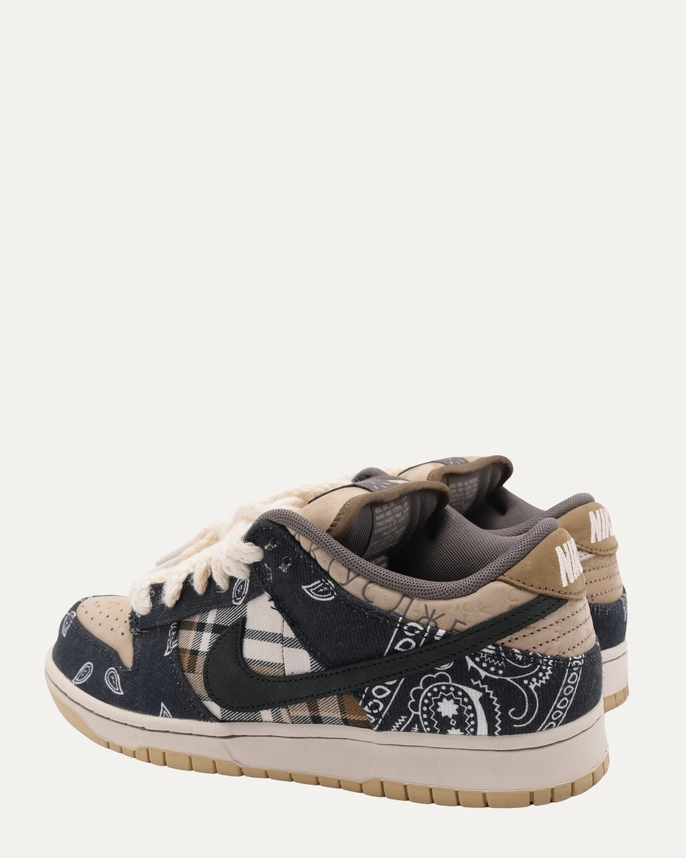 SB Dunk Low Travis Scott - Image 3
